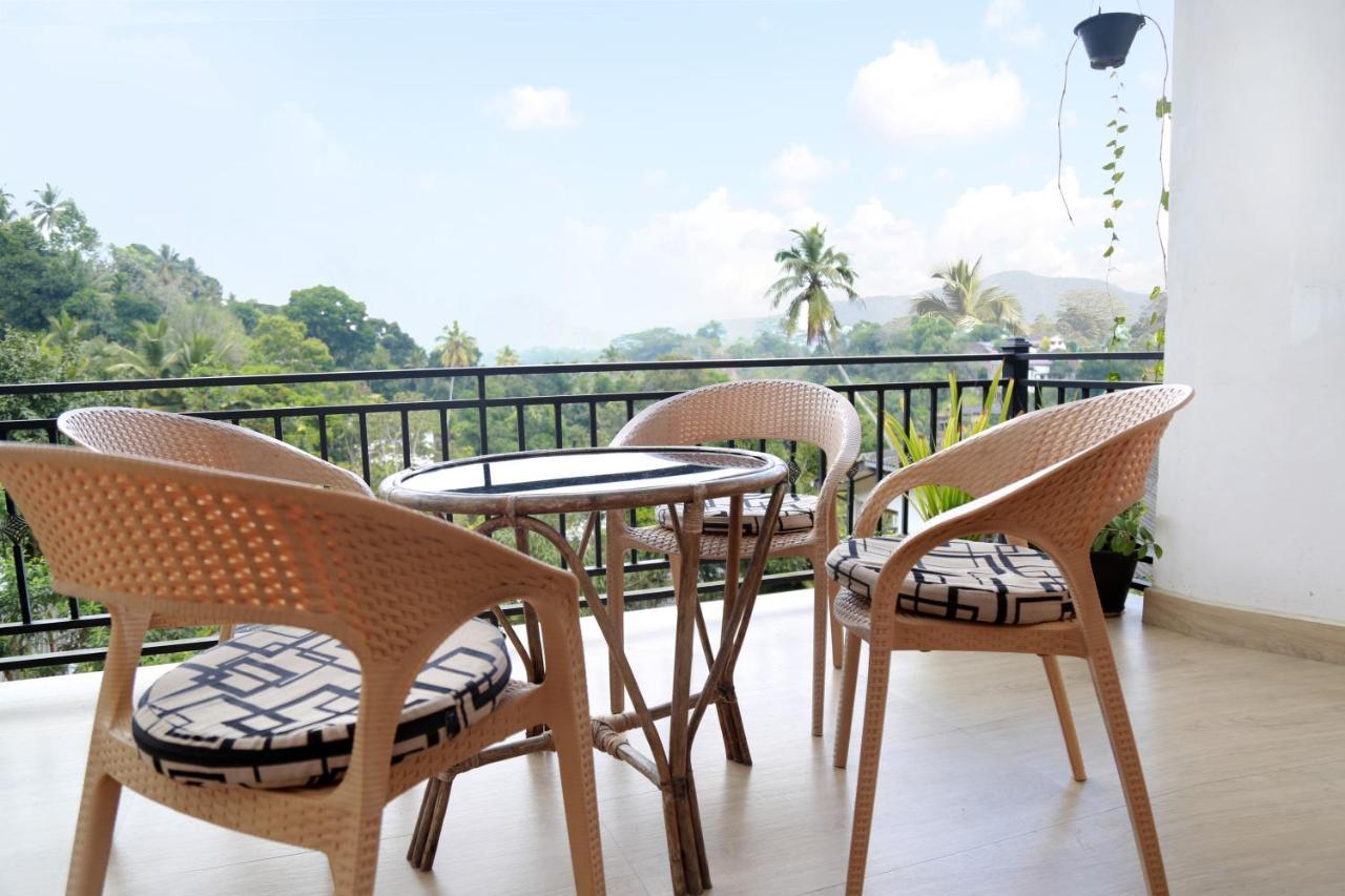 Chathu Holiday Home كاندي المظهر الخارجي الصورة
