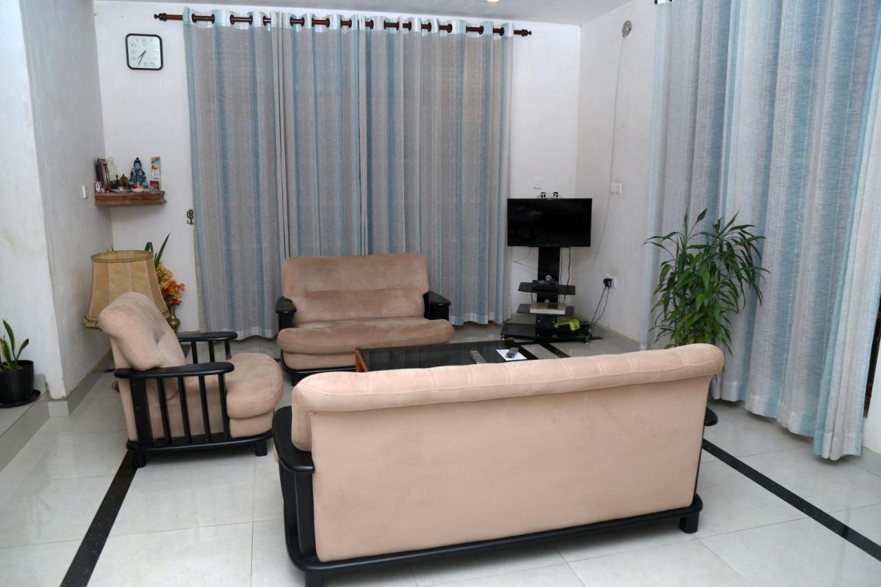 Chathu Holiday Home كاندي المظهر الخارجي الصورة