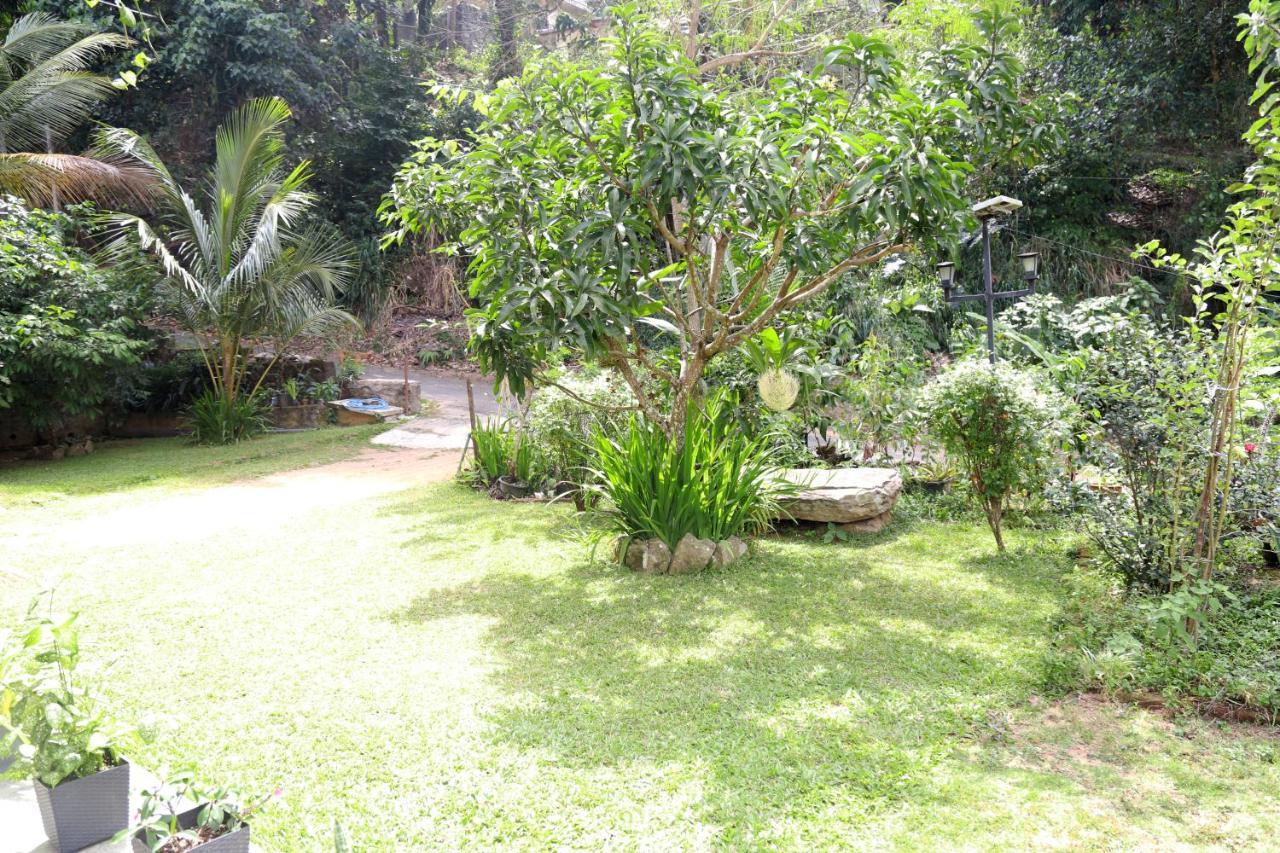 Chathu Holiday Home كاندي المظهر الخارجي الصورة