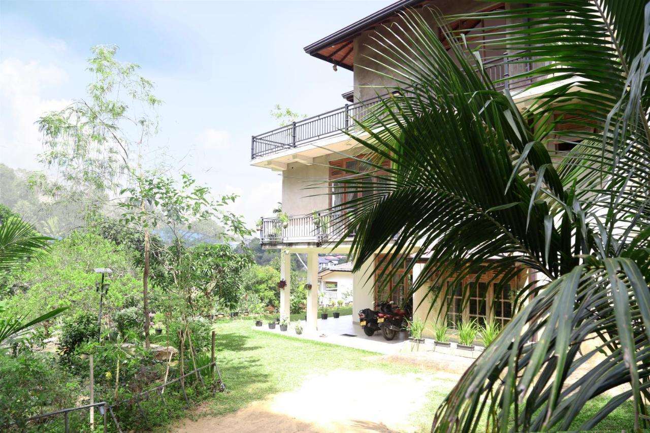 Chathu Holiday Home كاندي المظهر الخارجي الصورة
