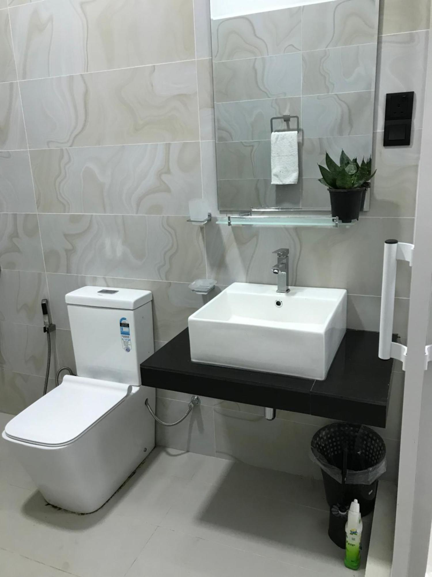 Chathu Holiday Home كاندي المظهر الخارجي الصورة