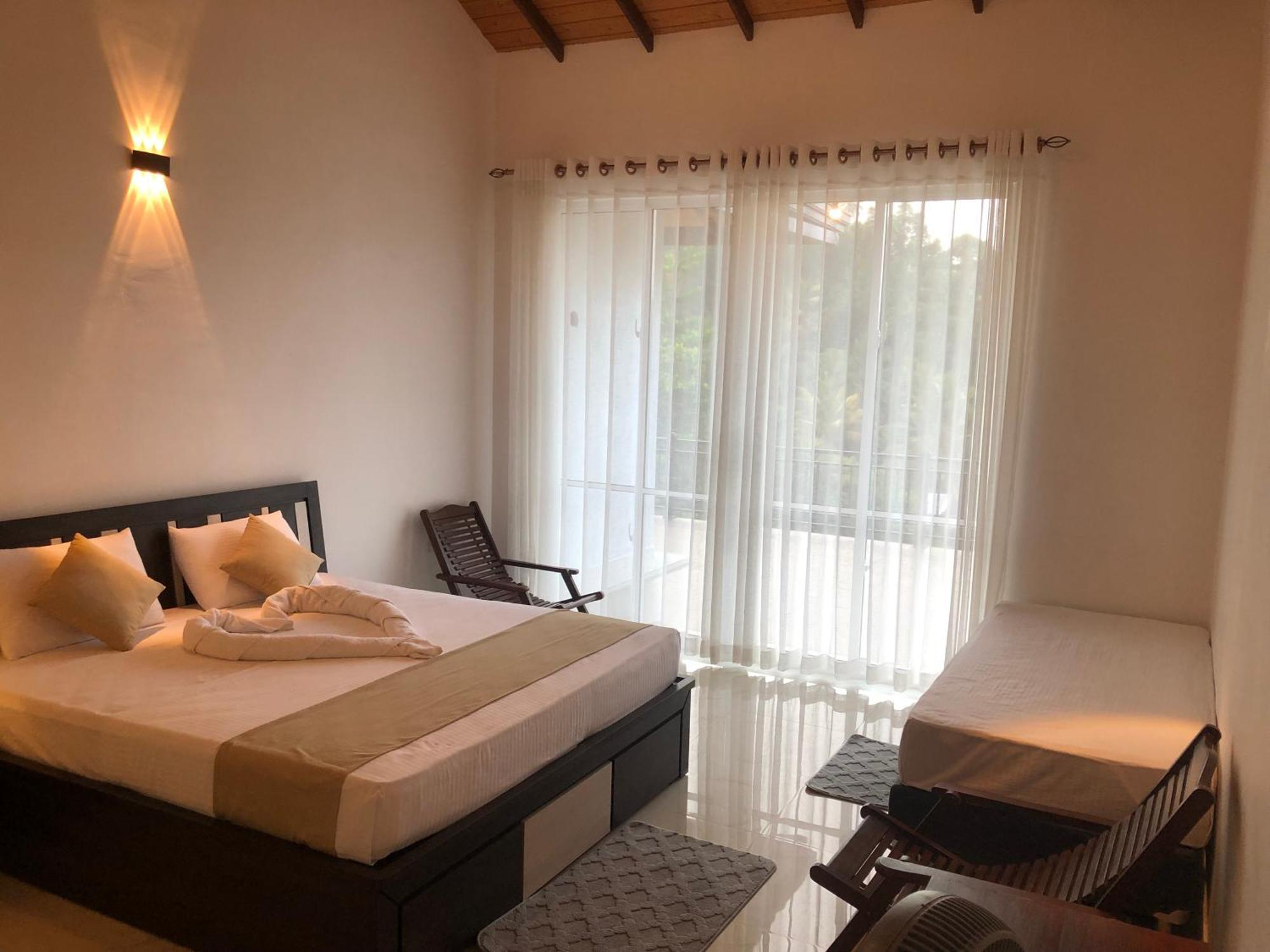 Chathu Holiday Home كاندي المظهر الخارجي الصورة